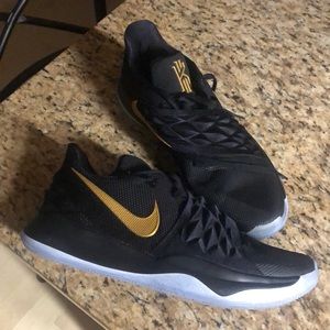 Nike Kyrie 2 Low Basketball Shoes